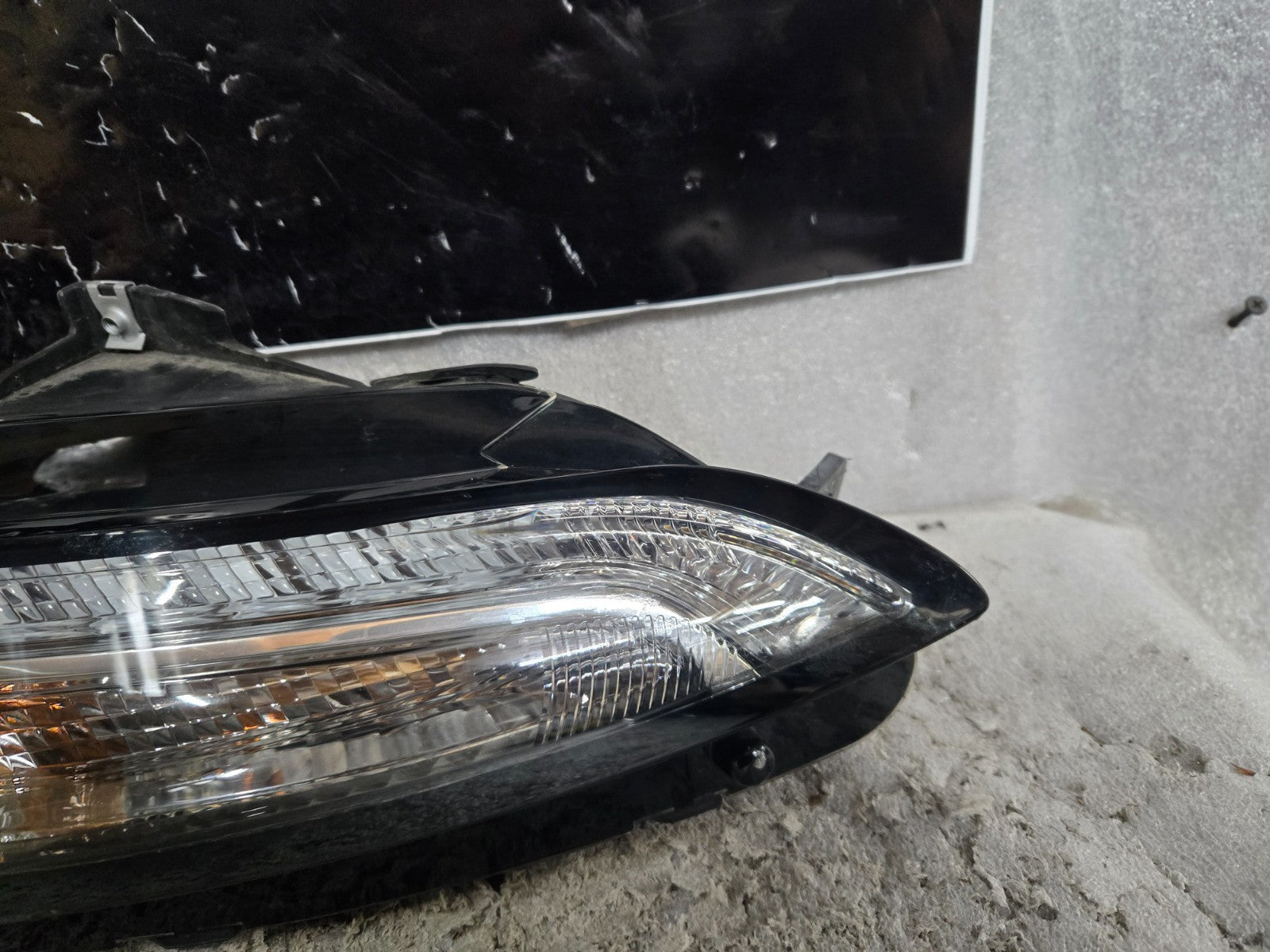 2014-18 JEEP CHEROKEE DAYTIME RUNNING LIGHT OEM RH PASSENGER SIDE 68321886AB OEM