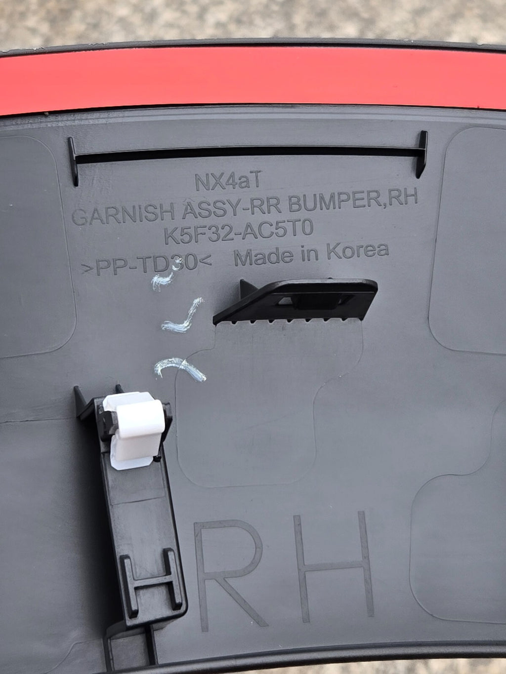 Hyundai Tucson Garnish Assembly Rear Bumper Right Hand (K5F32-AC5T0) OEM