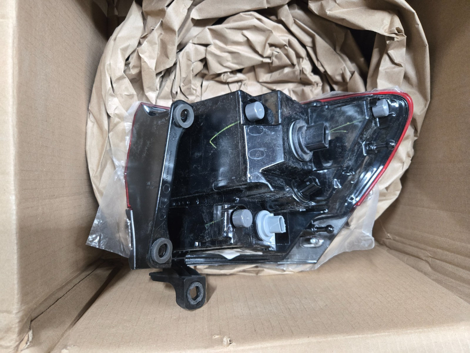 2018-2022 JEEP GRAND CHEROKEE DRIVER LEFT REAR TAILLIGHT LAMP OEM 68368395AC NEW