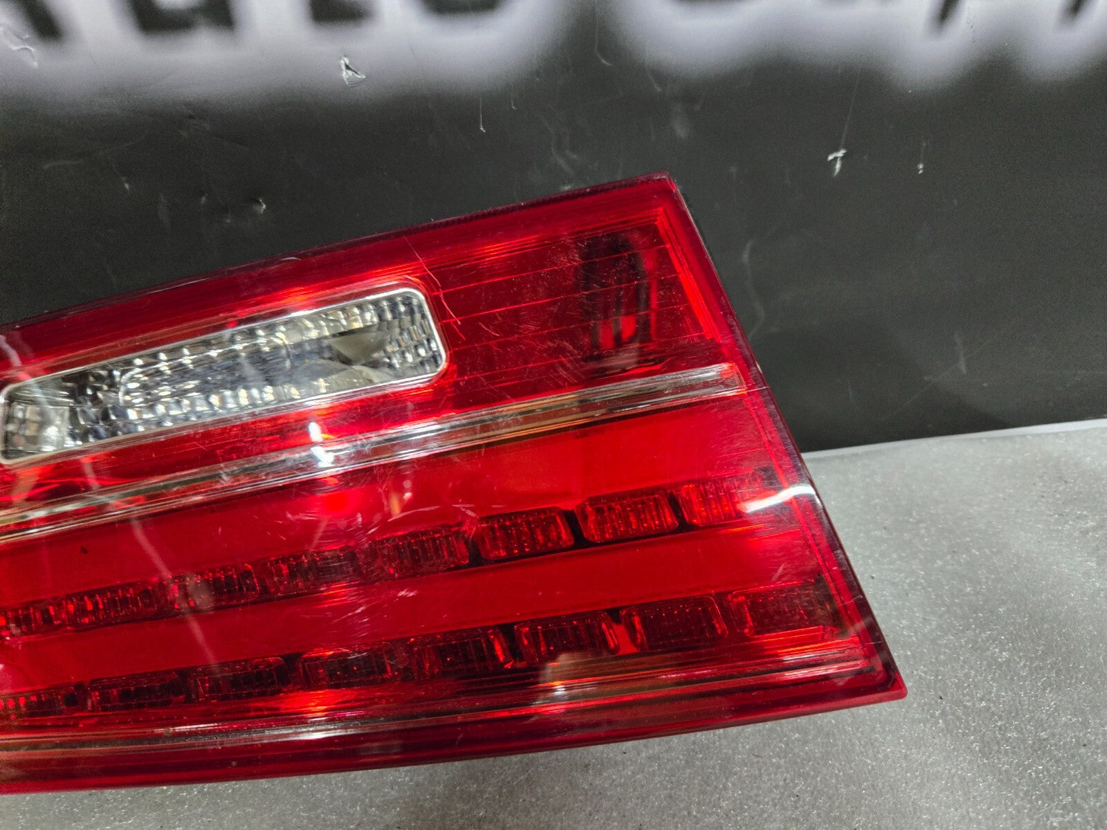 2013 2014 2015 2016 HYUNDAI SANTAFE LH DRIVER SIDE INNER TAIL LIGHT OEM 924054Z1