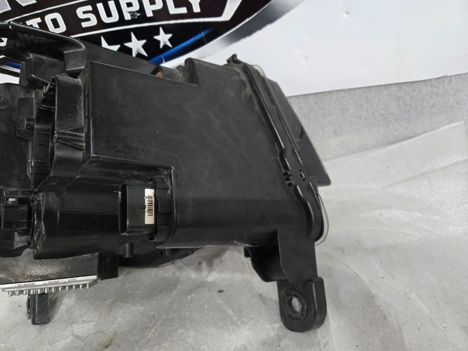 2017 - 2022 Jeep Grand Cherokee Left LH Non-AFS Xenon Headlight OEM 68426873AD