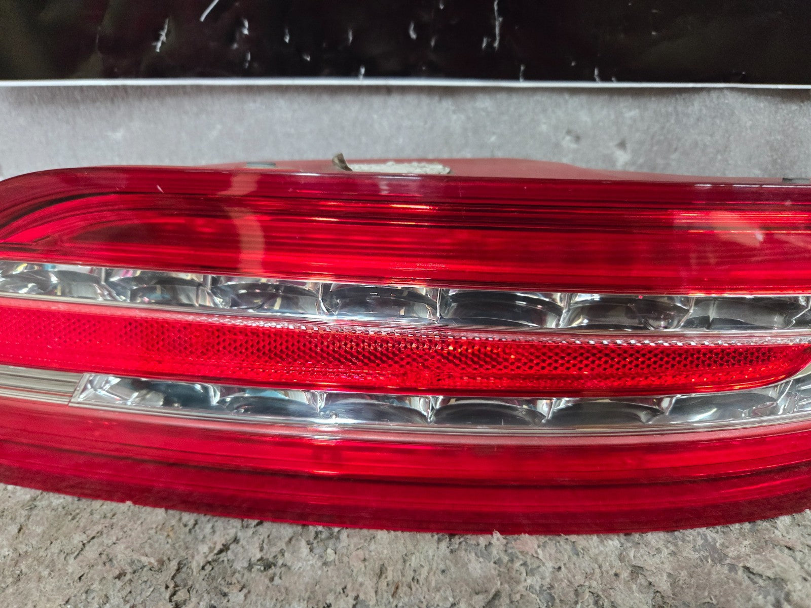 2018-2020 LINCOLN MKC REAR RIGHT TAILGATE TAILLIGHT TAIL LIGHT LAMP OEM 80570CA