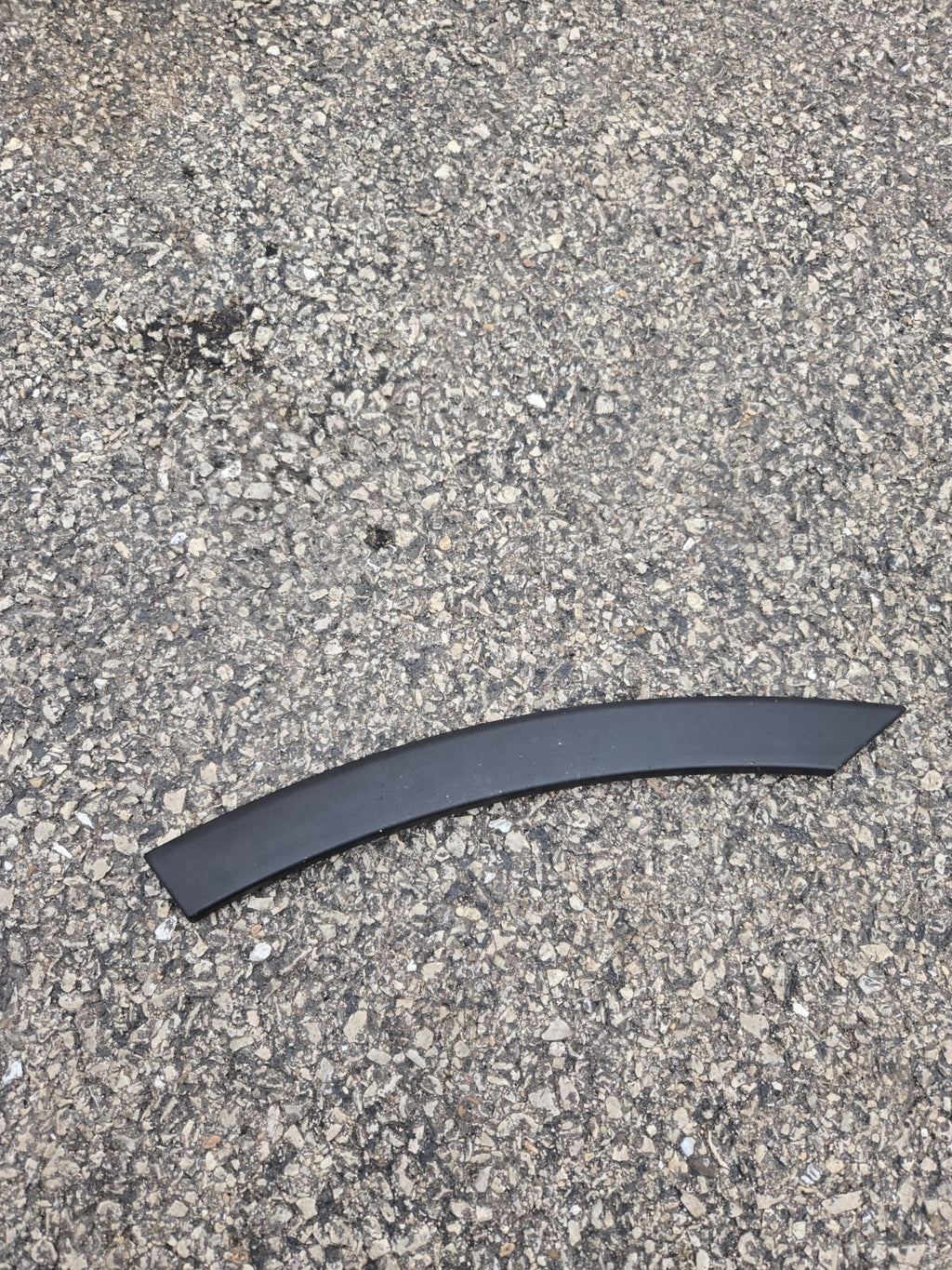 Hyundai Garnish Assembly Rear Door Upper Left-Hand OEM K5F32-AC5L0 NEW