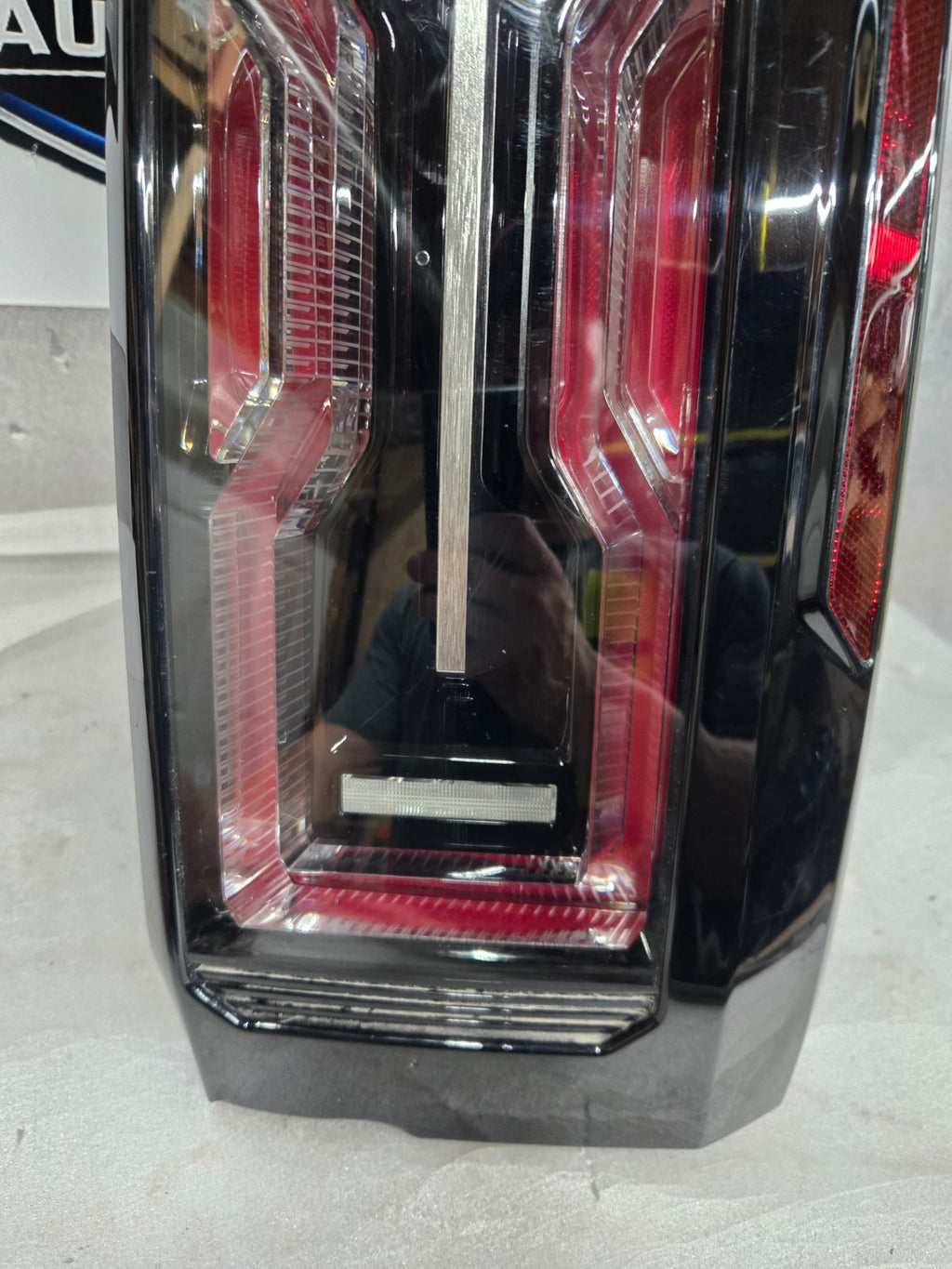 2024-2026 GMC Hummer EV SUV Right RH LED Tail Light OEM 85008694 *Lens Chip