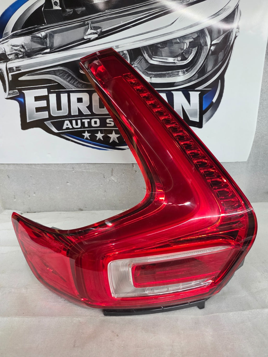 2019-2026 Volvo XC40 Left LH Driver Side LED Tail Light Lamp 31446790 OEM