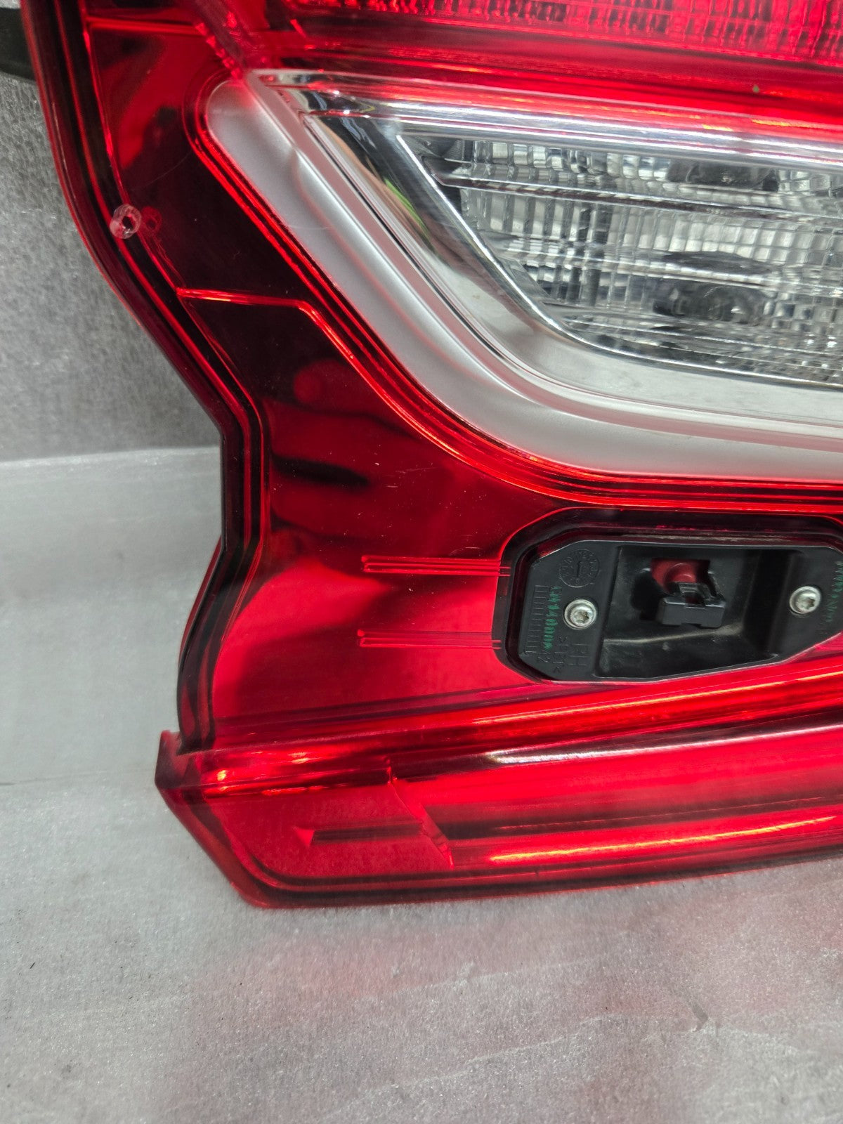 2018-2022 Honda Accord Passenger Rear Inner Tail Light RH 34150-TVA-A013-M1 OEM