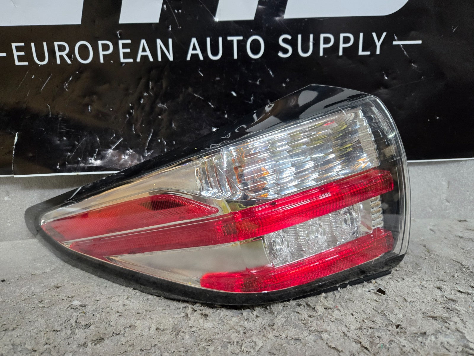 2015-2018 NISSAN MURANO TAIL LIGHT ASSEMBLY LEFT LH DRIVER SIDE OEM