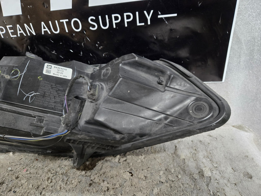 2016-2018 Chevrolet Malibu Halogen Left Side Headlight Assembly GM 84324410 OEM