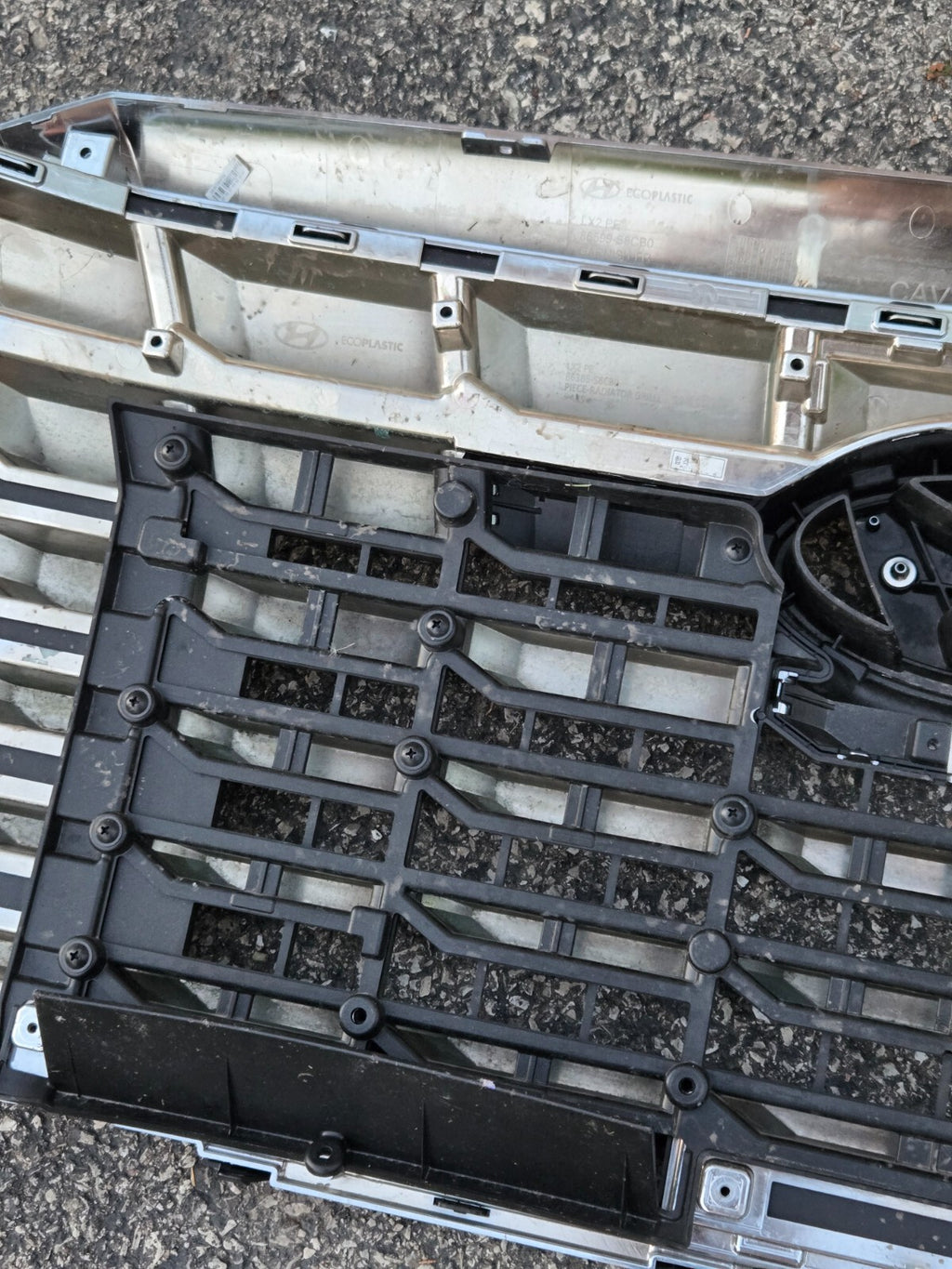 2023 2024 HYUNDAI PALISADE GRILLE OEM FRONT CENTER GRILL W/O CAMERA 86599-S8CB0