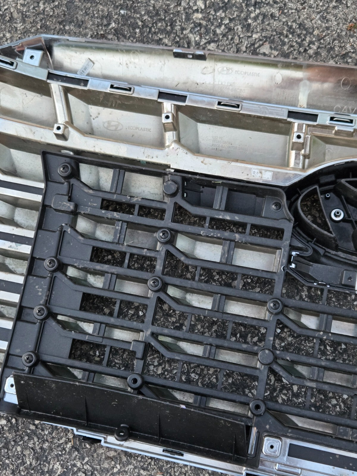 2023 2024 HYUNDAI PALISADE GRILLE OEM FRONT CENTER GRILL W/O CAMERA 86599-S8CB0