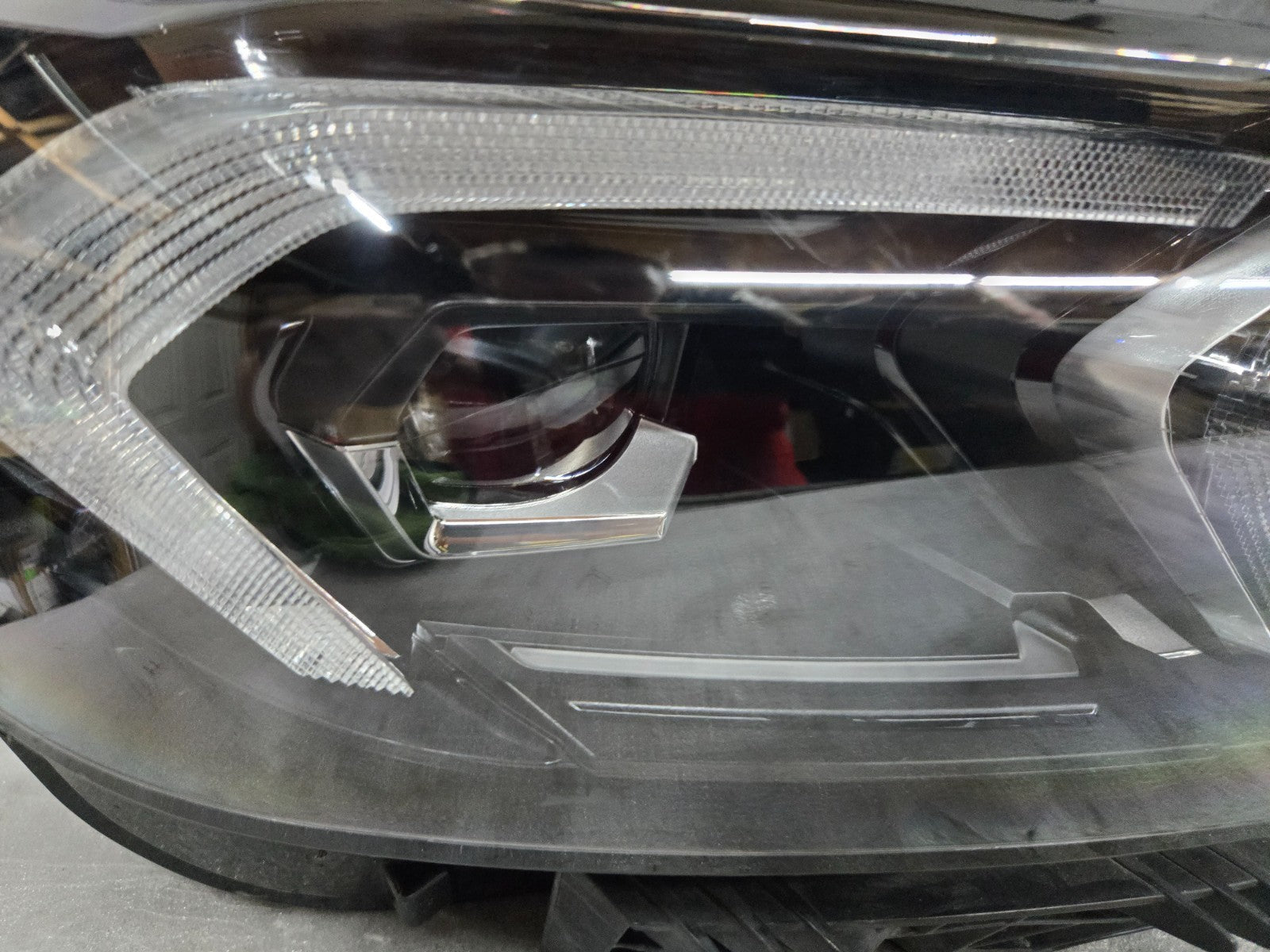 2022-2025 BMW 3-Series Right RH Passenger Shadowline LED Headlight OEM 7886664