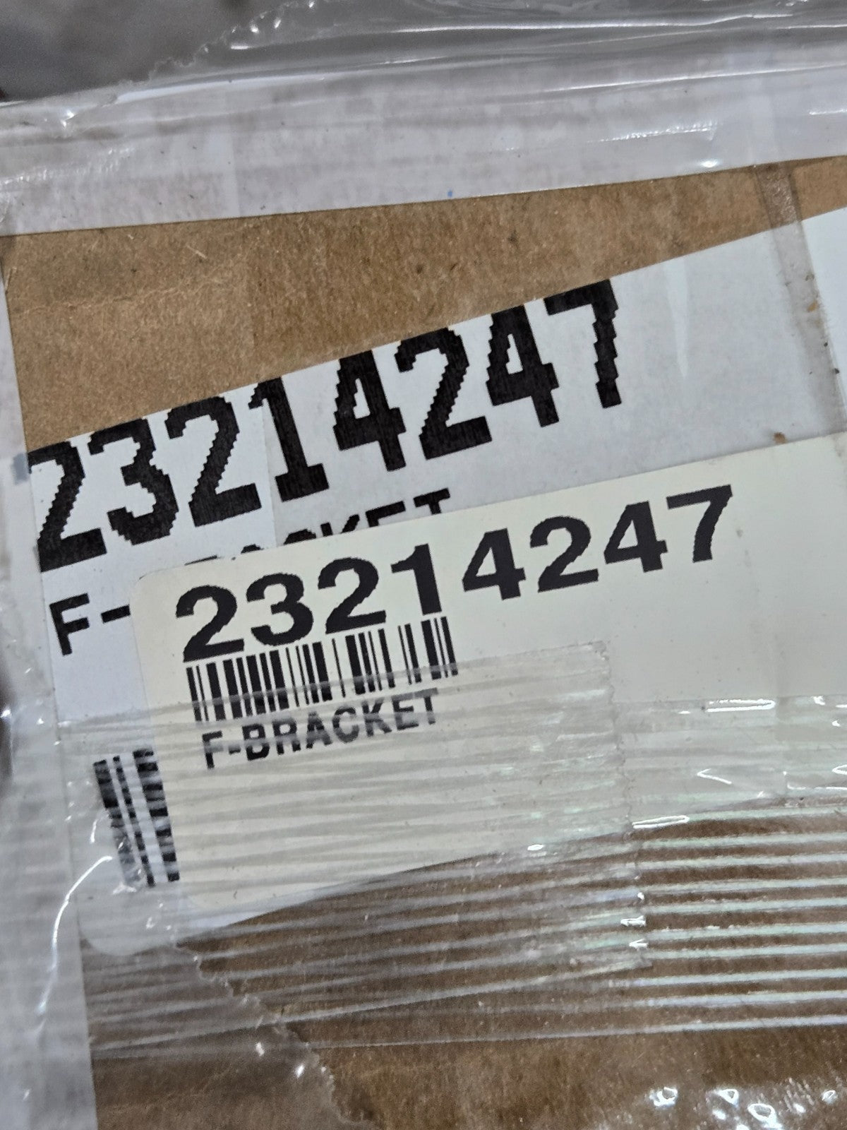GM Genuine Parts Front Passenger Side Fender Lower Bracket 23214247 NEW