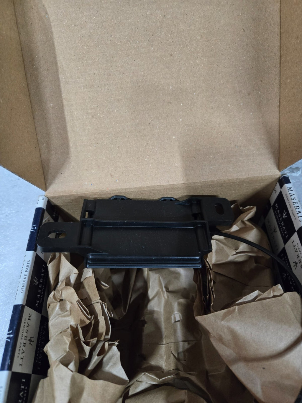 2023-24 MASERATI GRECALE ANTENNA REMOTE START AND KEYLESS ENTRY MODULE UNIT OEM