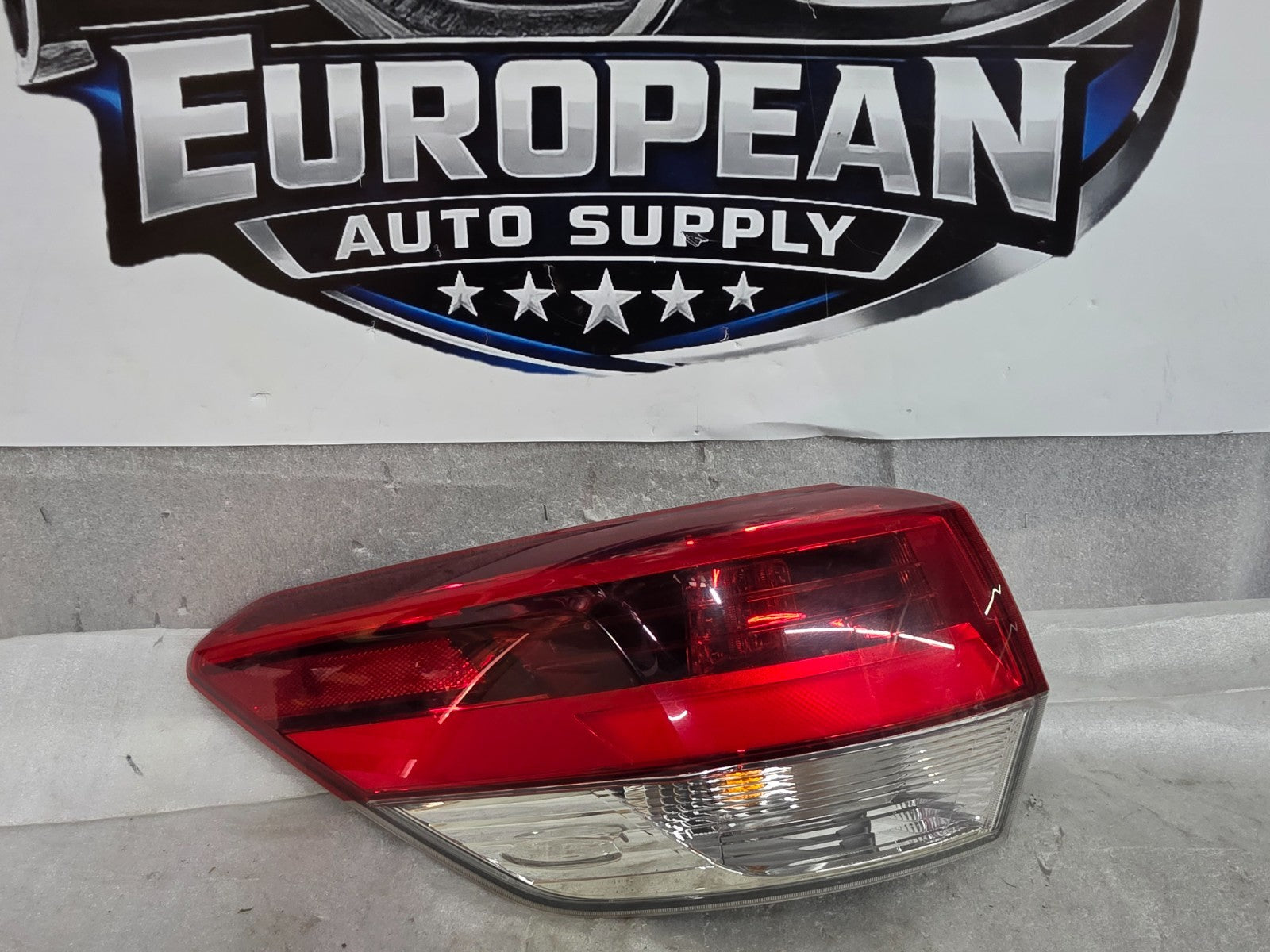 2017 2018 2019 TOYOTA HIGHLANDER TAIL LIGHT LEFT LH DRIVER SIDE OEM