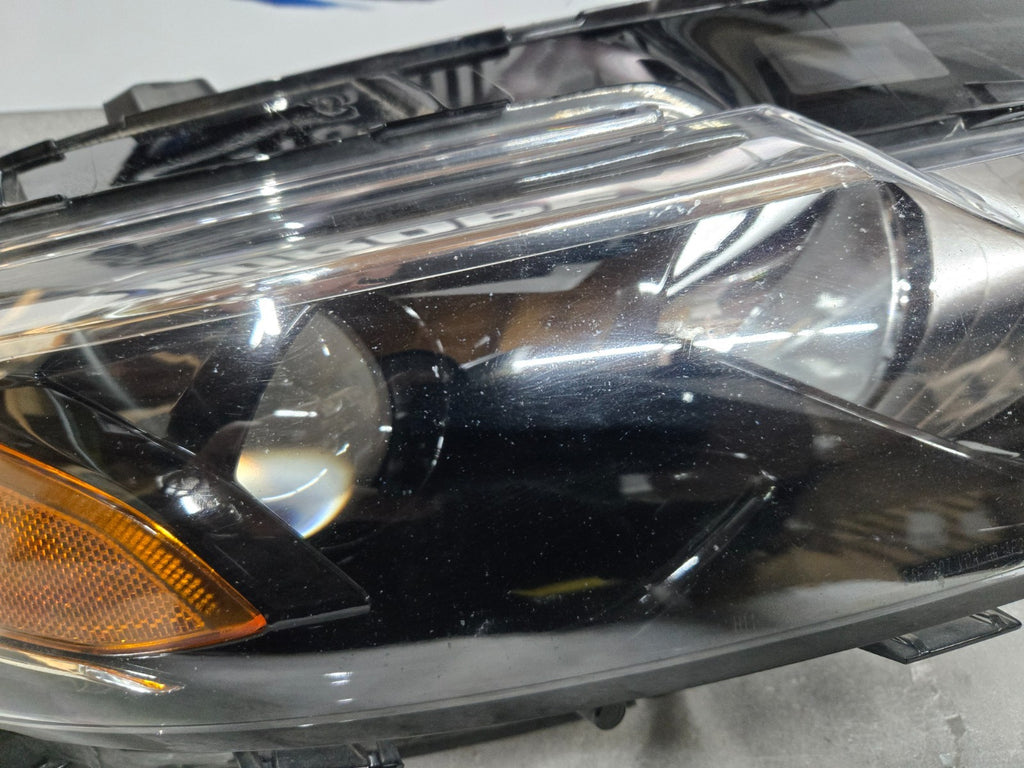 2019-2021 Chevrolet Malibu Right RH Passenger Halogen Headlight OEM 84680166