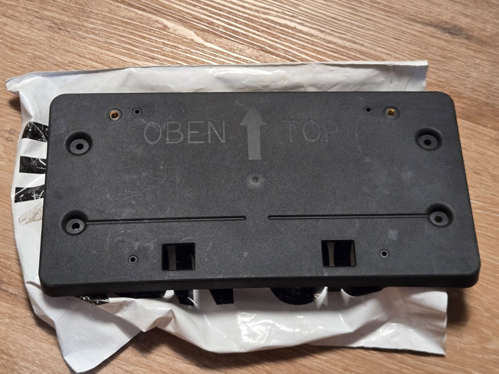 2018 - 2021 BMW X3 G01 FRONT BUMPER LICENSE PLATE MOUNT BRACKET OEM 51117399967
