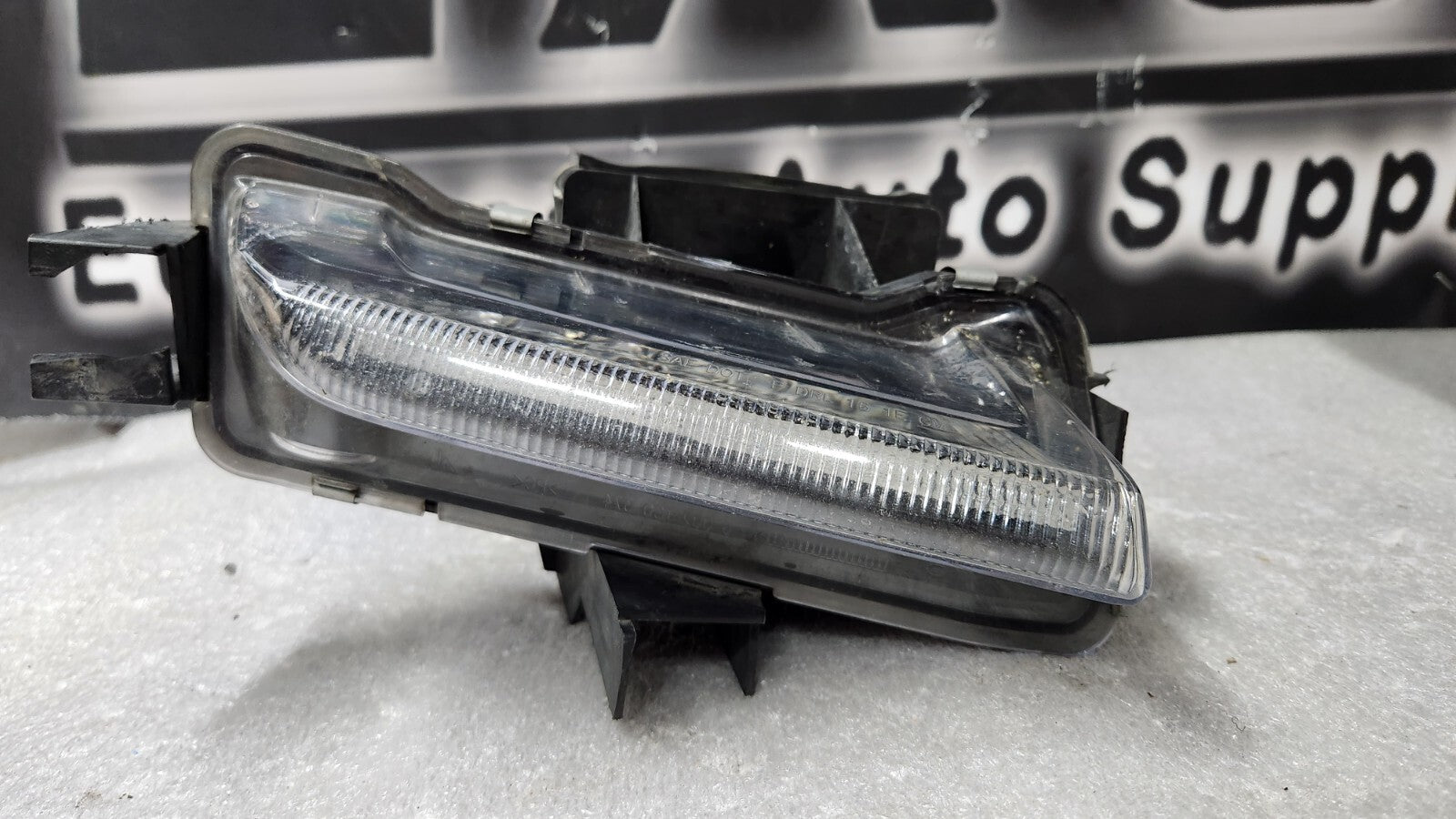 Chevrolet Camaro 2016 2017 2018 RH Right Daytime Running Light OEM 84041478