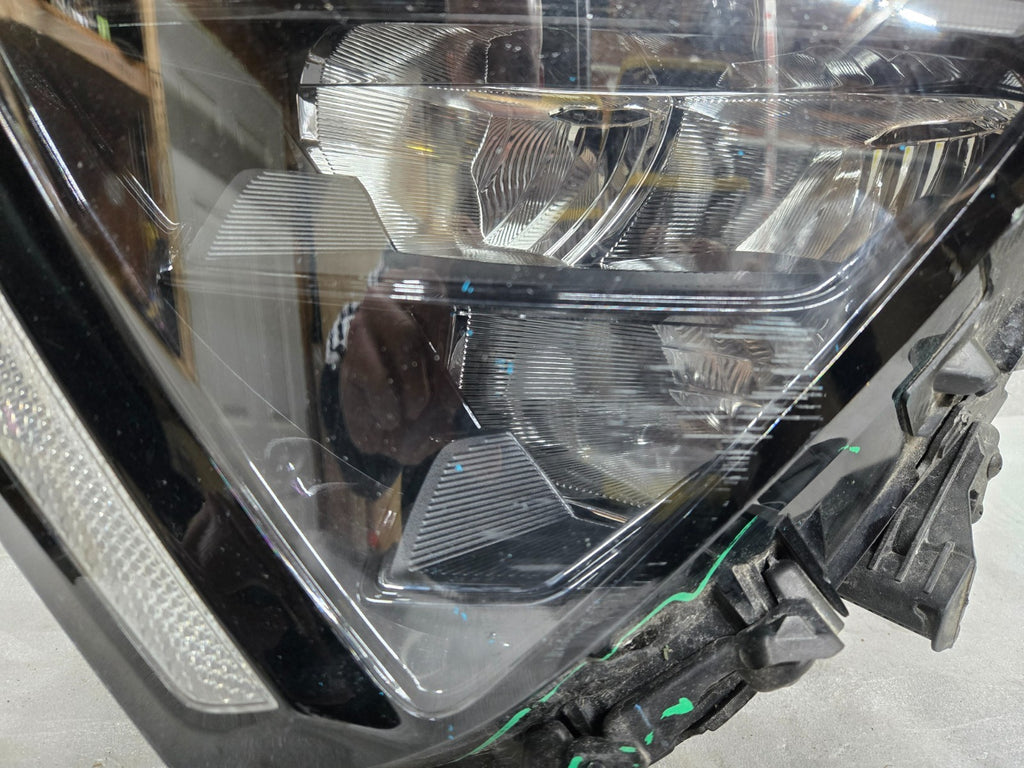 2022-23 Kia Sportage Left LH Driver Side Reflector LED Headlight 92101-DW000 OEM