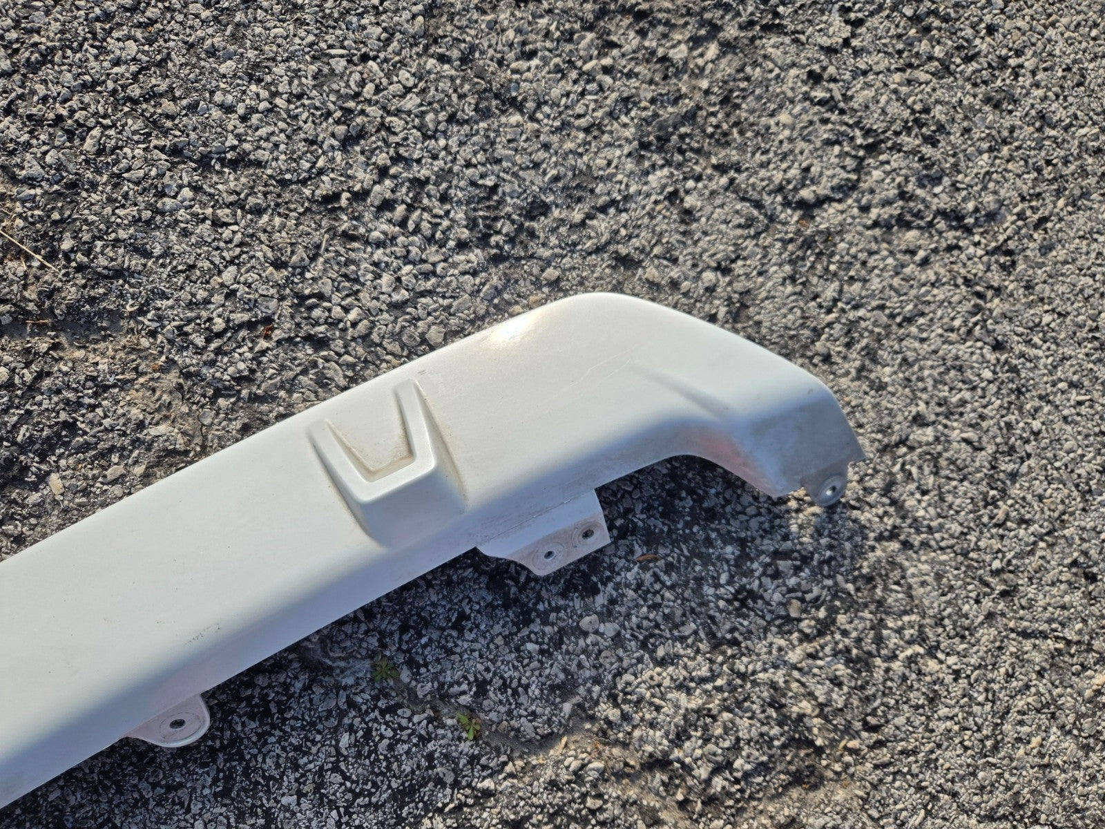 2019-2023 BMW X5 G05 M REAR BUMPER DIFFUSER LOWER VALANCE WHITE OEM 849222