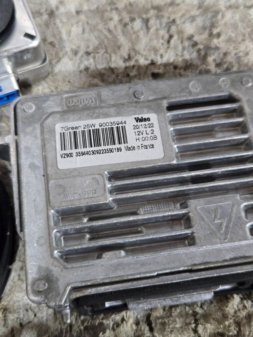 2018-2020 Maserati Levante M161 Headlight Ballast Module Bulb and Cover Set OEM