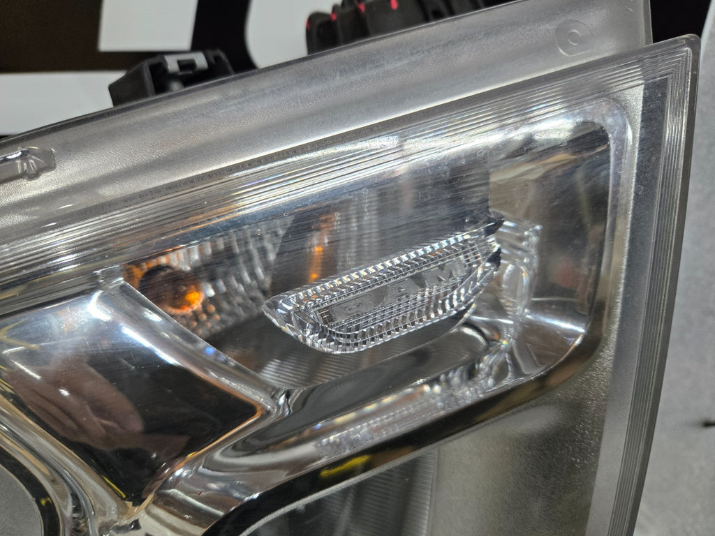 2019 2020 2021 Dodge Ram 1500 Passenger Right Halogen Headlight OEM P68316080AH