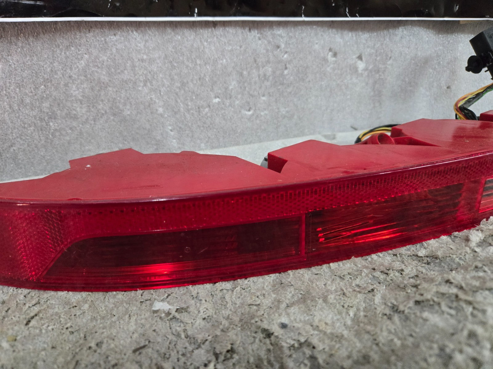 2007-2015 Audi Q7 Passenger Side Right Rear Bumper Tail Light Lamp OEM