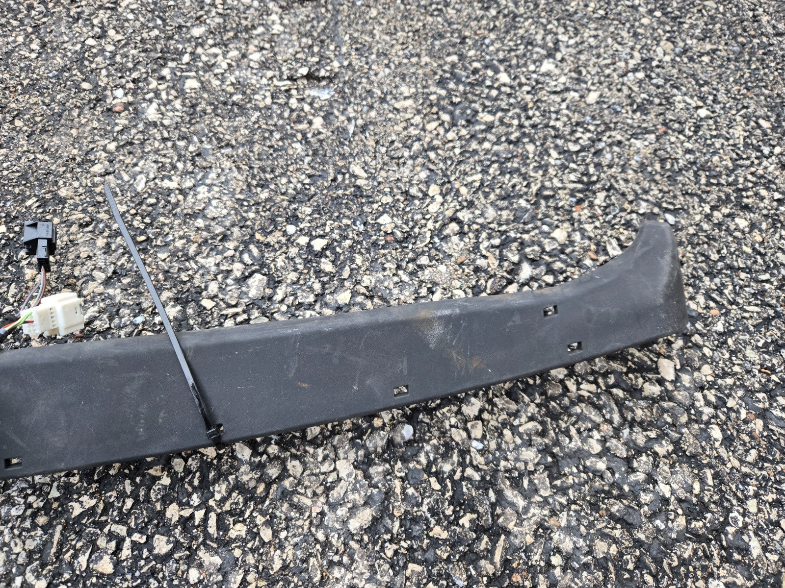 2025-26 BMW X3 M50 Liftgate Trunk Lid Applique Trim License Light W/ Camera OEM