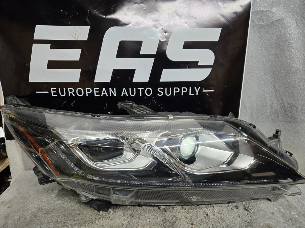 2018-2019 MITSUBISHI ECLIPSE CROSS RIGHT RH PASSENGER HEADLIGHT OEM 26010W510P