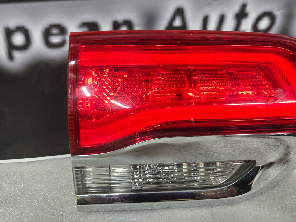 2014-2021 JEEP GRAND CHEROKEE REAR LEFT DRIVER SIDE INNER TAILLIGHT LAMP OEM