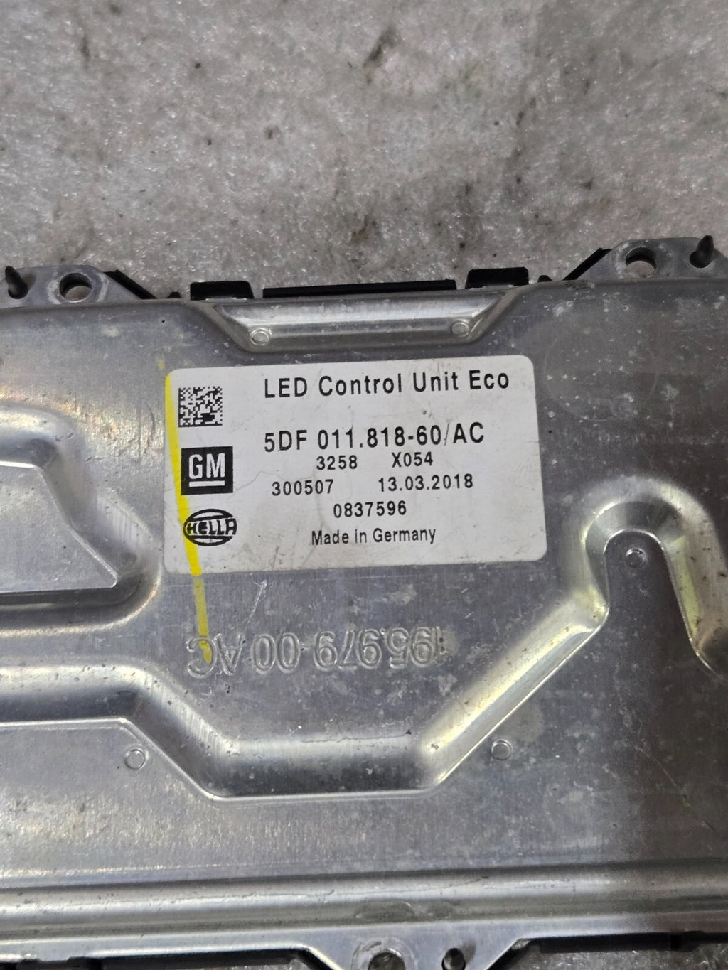 GENUINE GM HELLA LED HEADLAMP CONTROL UNIT ECO MODULE  5DF 011818-60 AC OEM