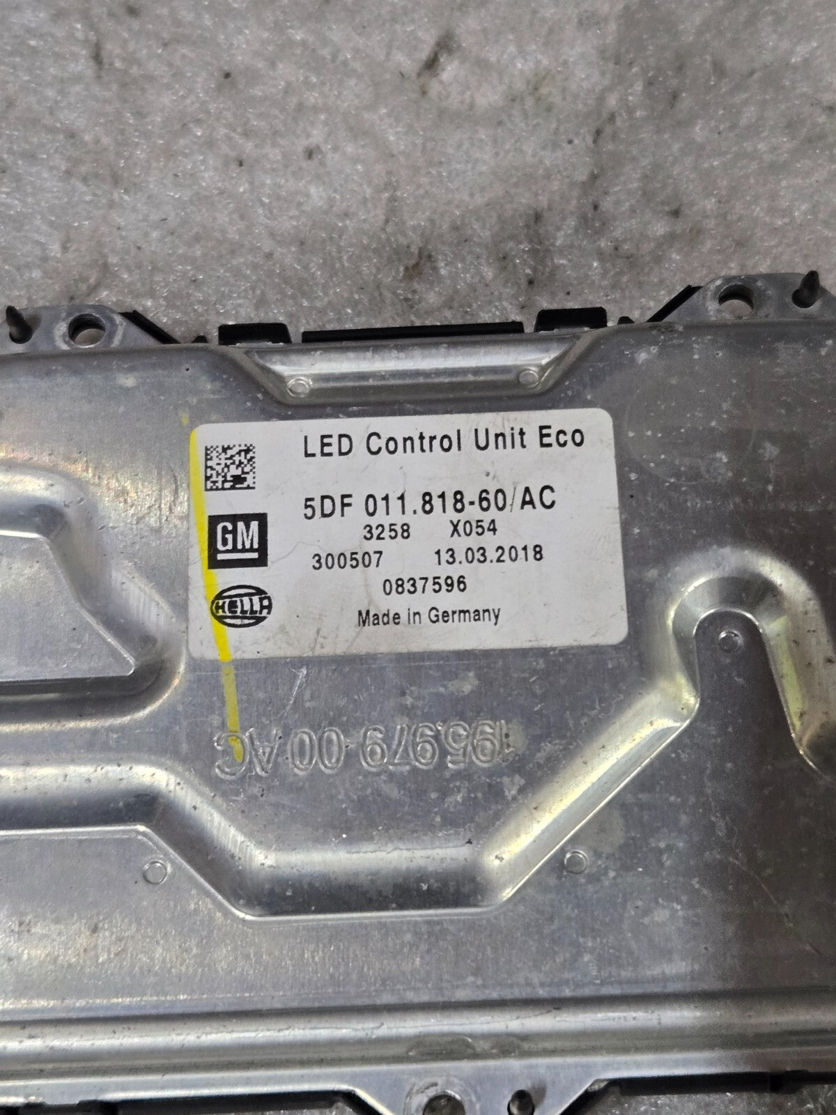 GENUINE GM HELLA LED HEADLAMP CONTROL UNIT ECO MODULE  5DF 011818-60 AC OEM