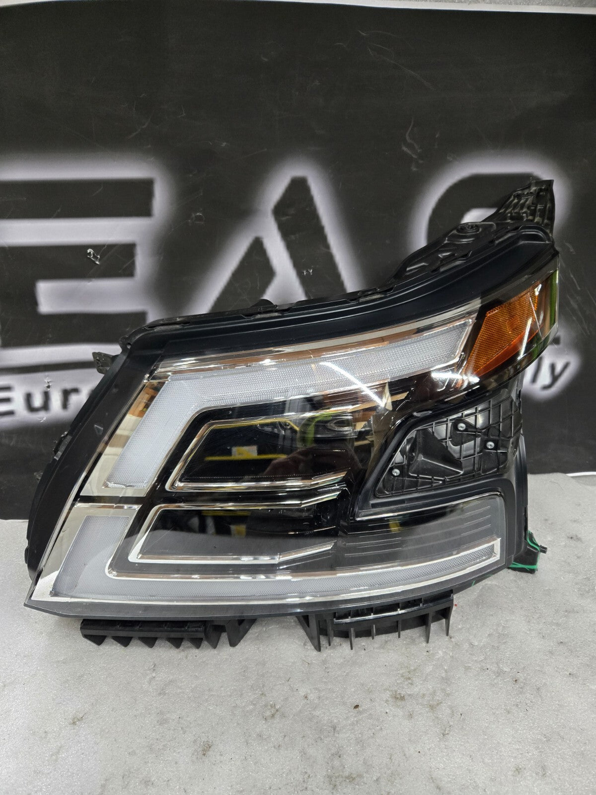 2021 2022 2023 2024 Nissan Armada Headlight LED LH Left Driver OEM 26060-6JL1A