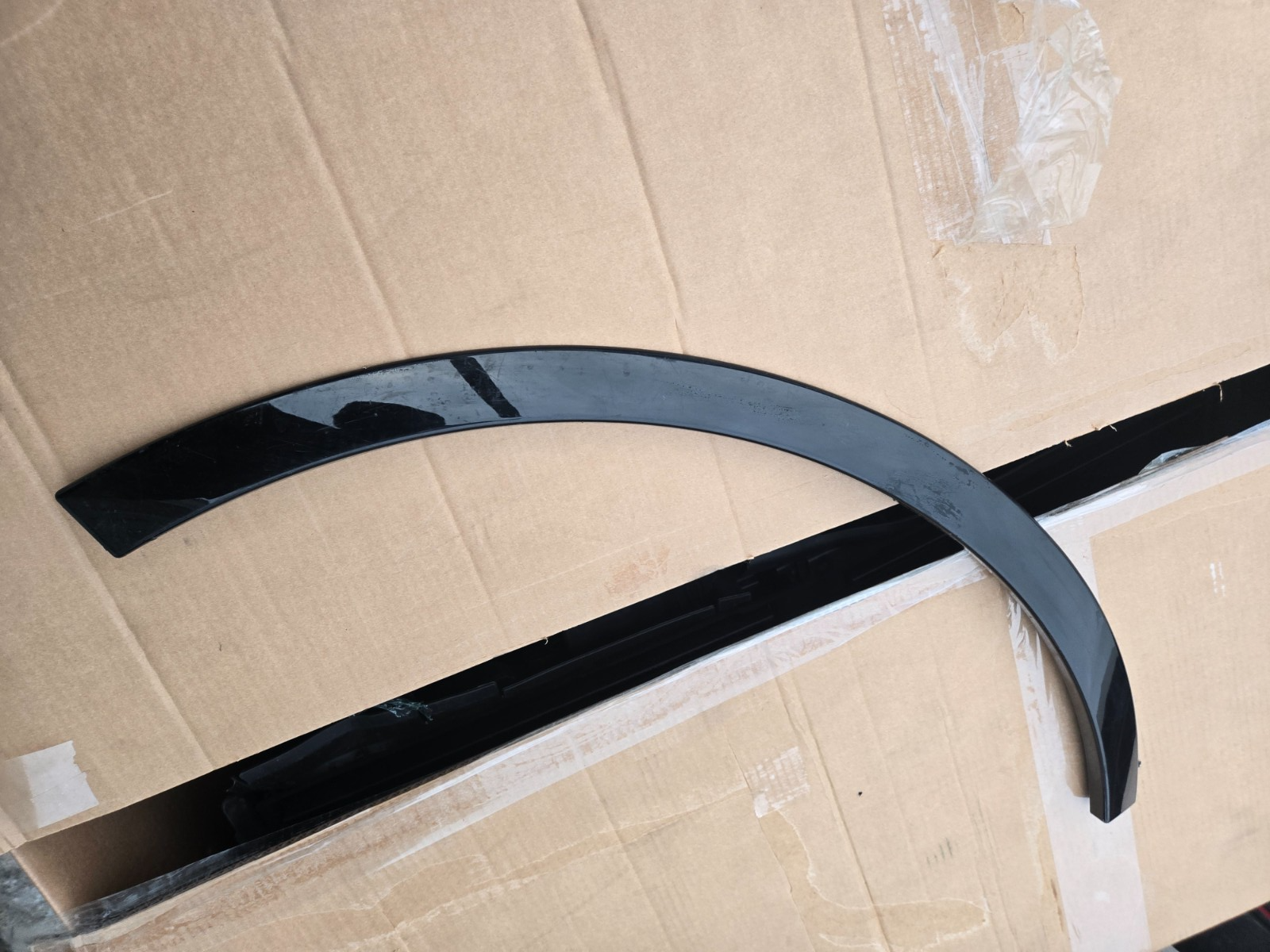 2015-2019 RANGE ROVER SPORT L494 FRONT RIGHT FENDER ARCH FACTORY OEM FK6M291D00B