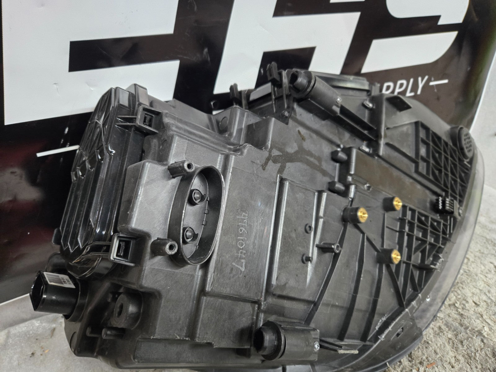2011-2014 Porsche Cayenne Left LH Driver Side Headlight Halogen OEM 7P5941029CE