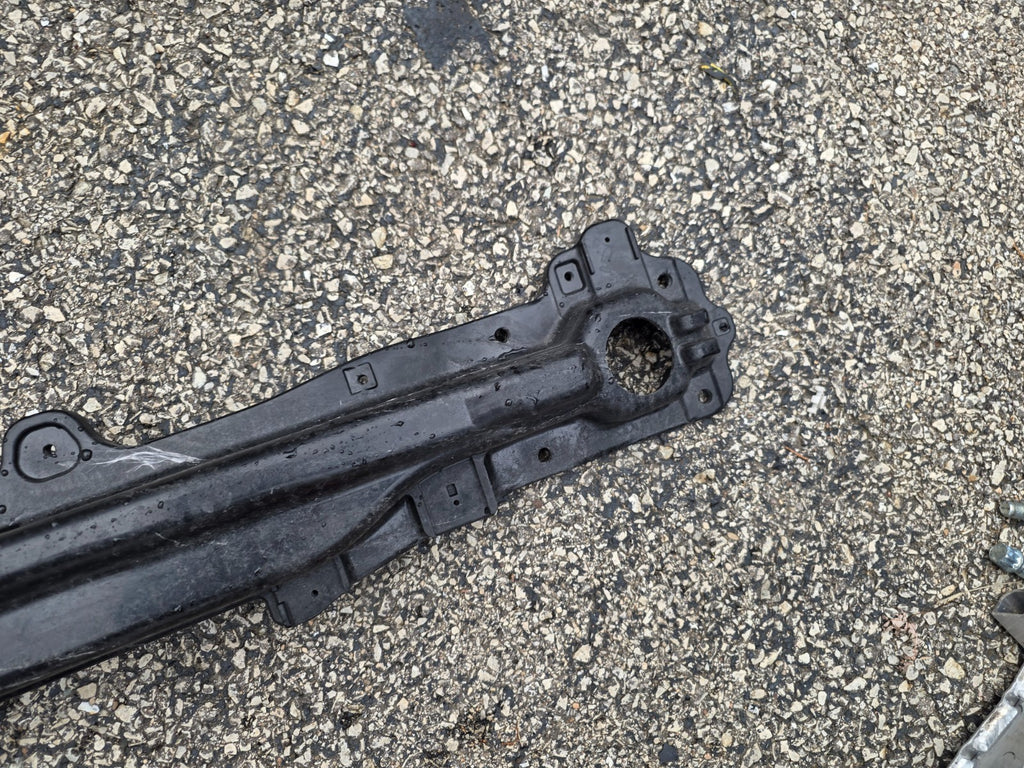2017 2018 2019 HYUNDAI SANTA FE REAR BUMPER REINFORCEMENT BAR 86631-B8700 OEM