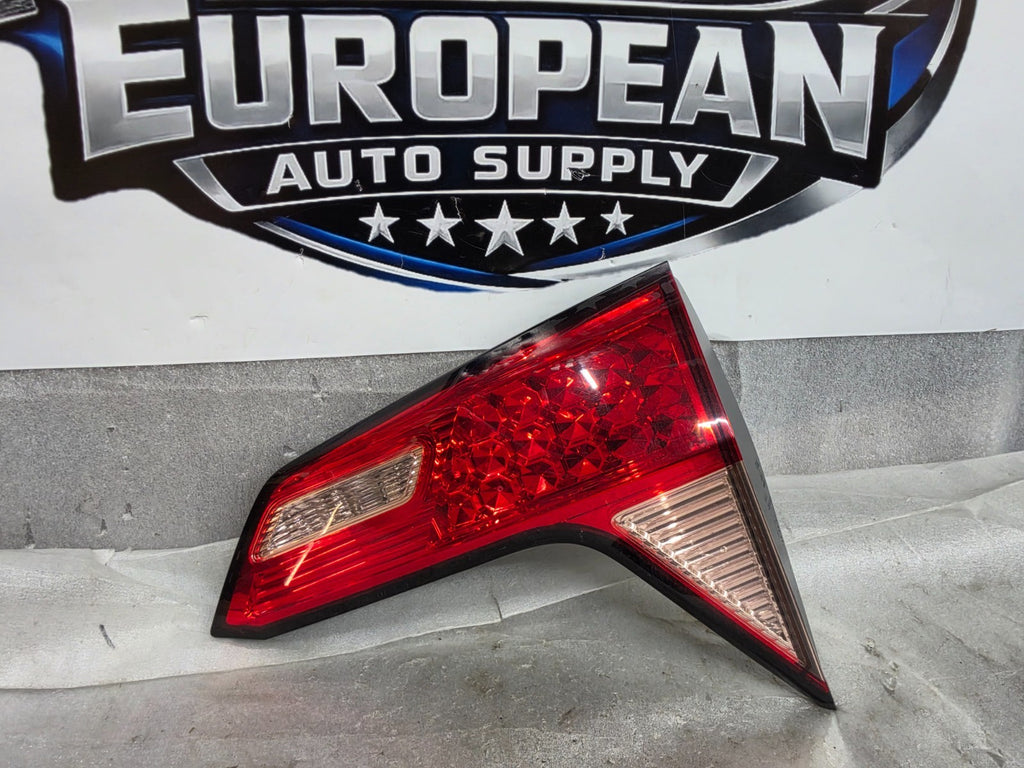 2016-2018 HONDA HR-V HRV RIGHT PASSENGER SIDE RH INNER TAIL LIGHT BRAKE LAMP OEM