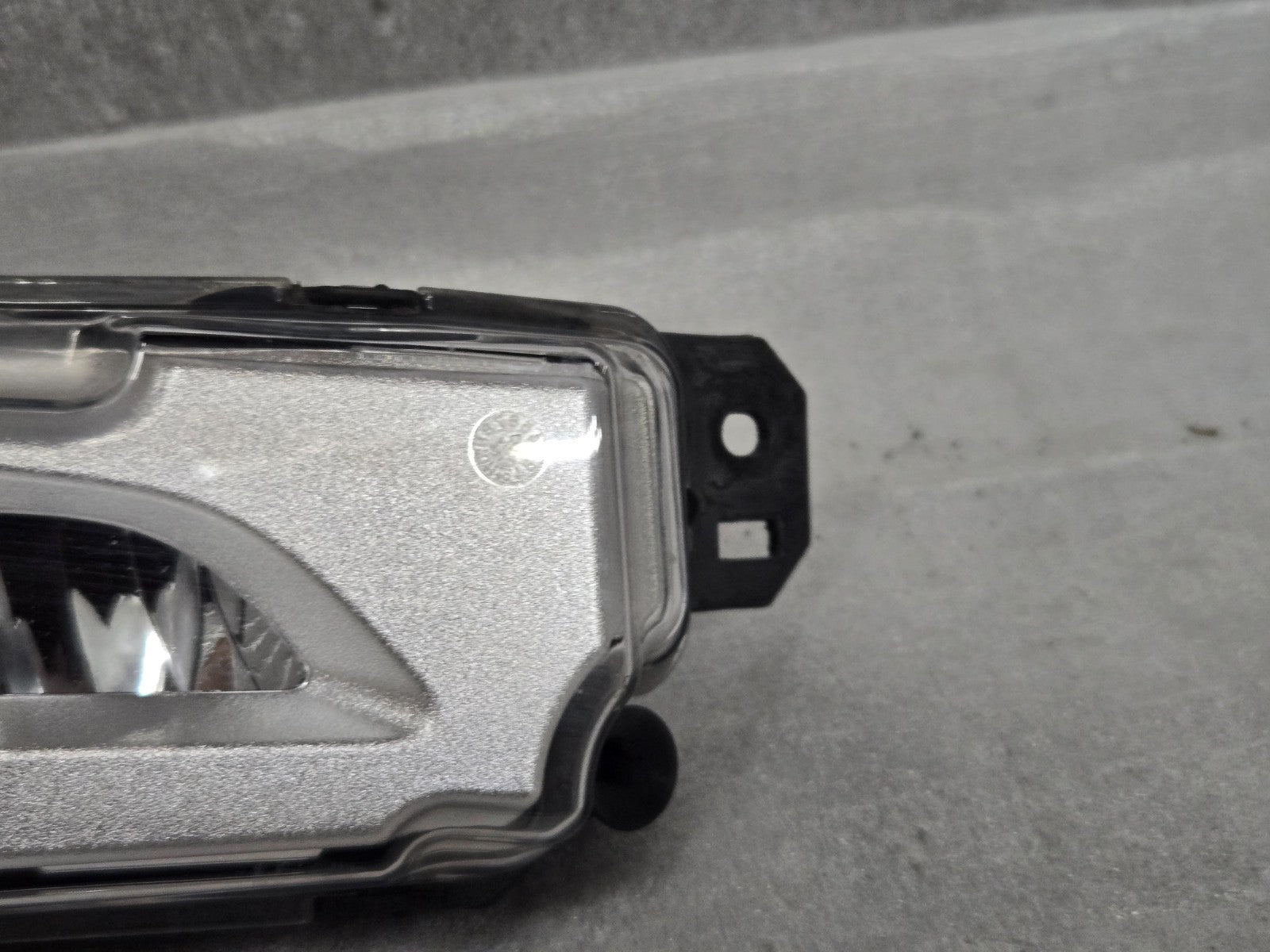 2019-2023 BMW G05 G06 G07 X5 X6 X7 Front Right RH LED Fog Light 63177406366 OEM
