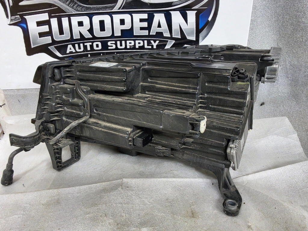 2024 - 2025 Volkswagen Atlas Right RH Base LED Headlight OEM Complete 3CN941082L