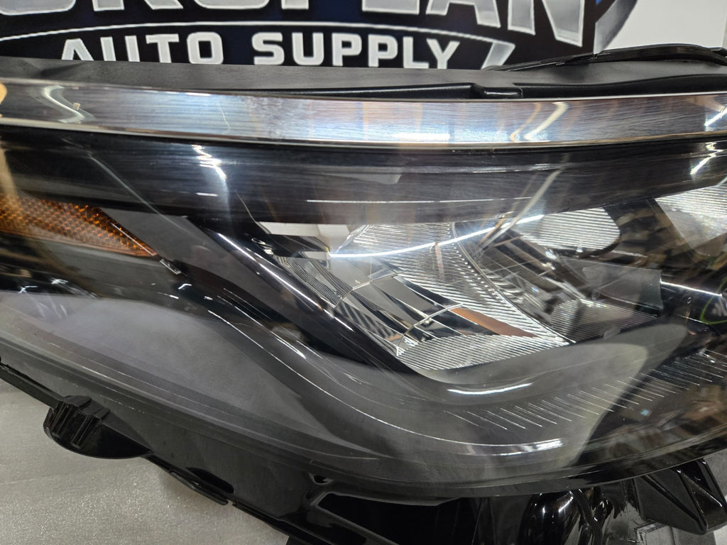 2021-2023 Toyota Sienna Right RH Side Reflector LED W/DRL Headlight OEM