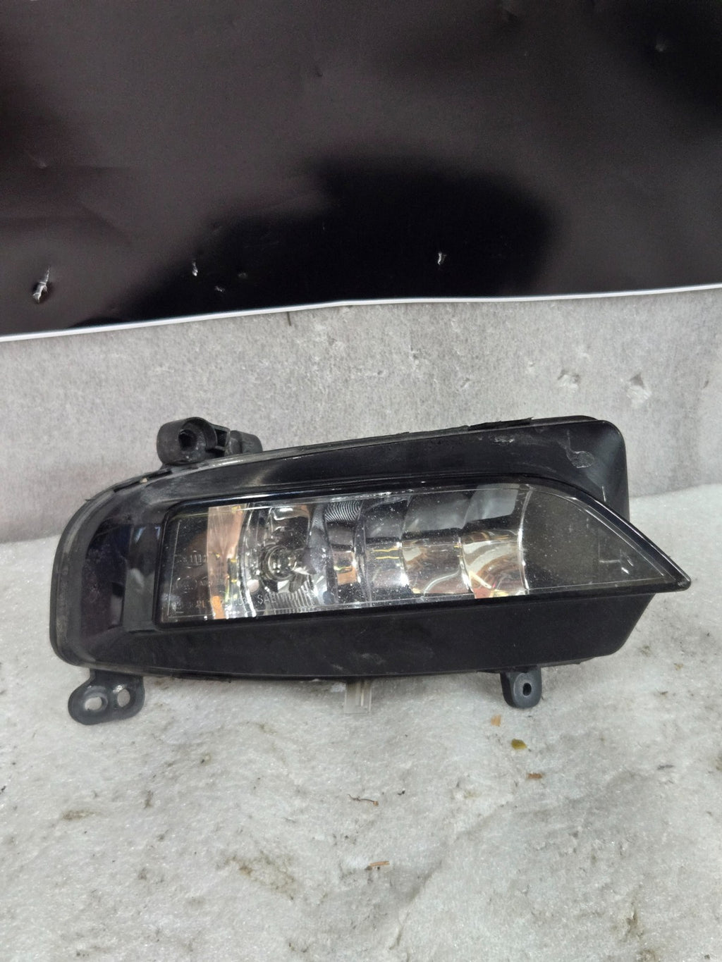 2013-2016 AUDI A4 S4 Right RH Passenger Side Fog Light Assembly 8K0941700C OEM