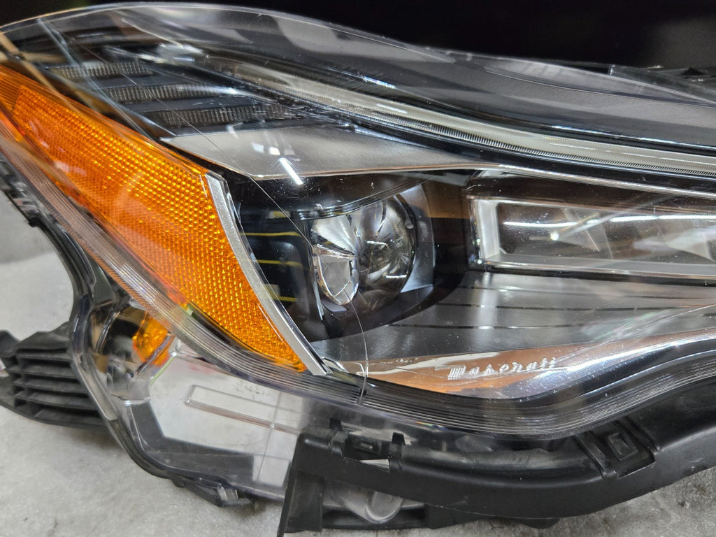 2018-2021 MASERATI QUATTROPORTE M156 RIGHT HEADLIGHT LED OEM 670100620 COMPLETE