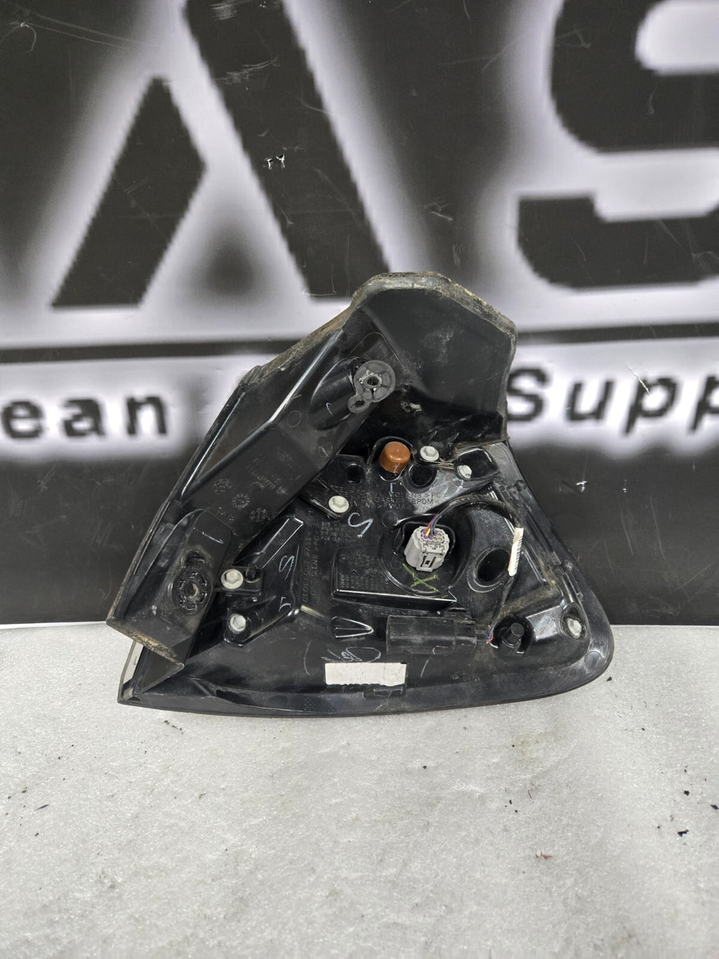 OEM Mopar 2019 - 2023 Jeep Cherokee Rear Left LH LED Tail Light Lamp 68275959AF