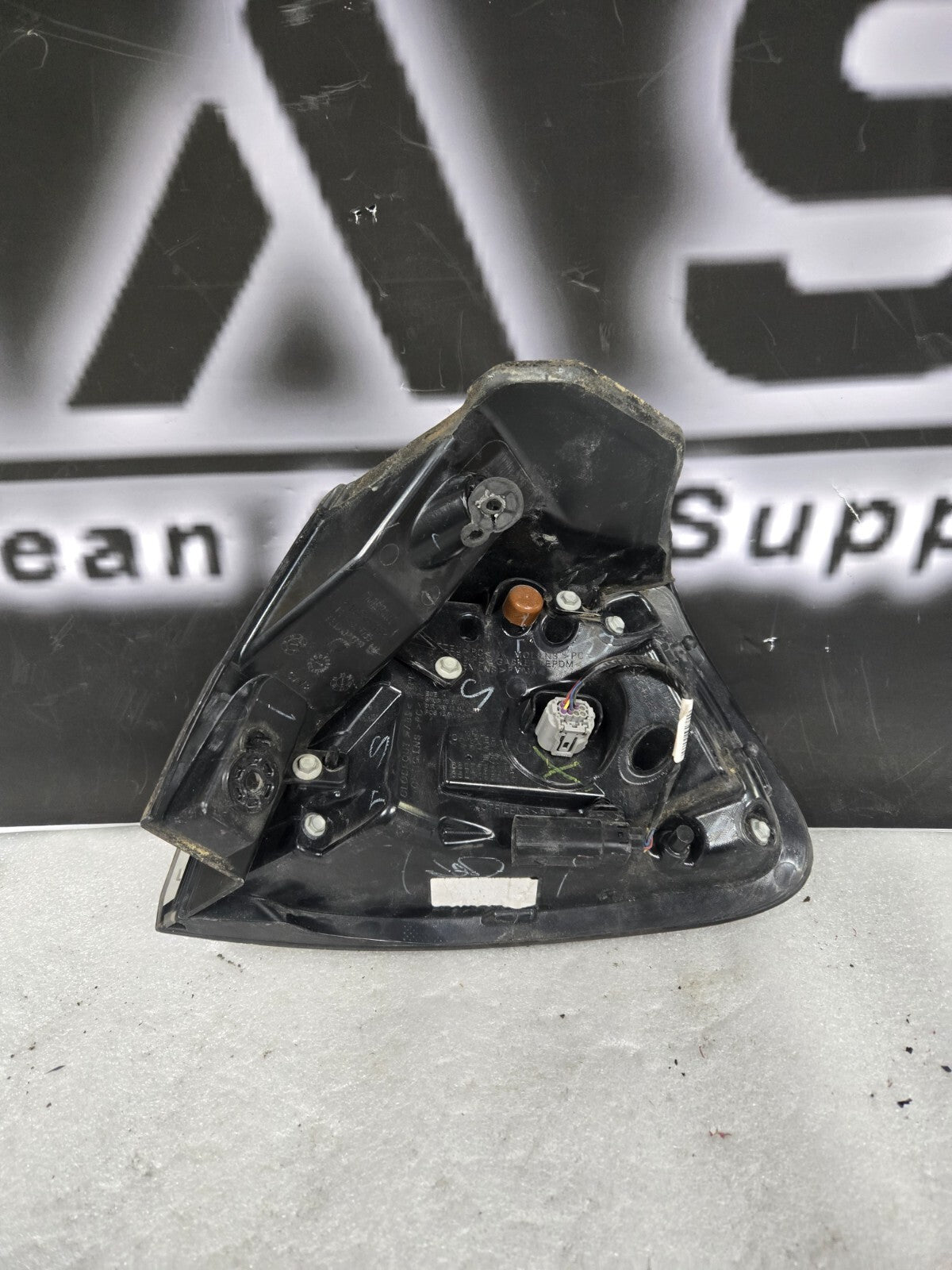 OEM Mopar 2019 - 2023 Jeep Cherokee Rear Left LH LED Tail Light Lamp 68275959AF