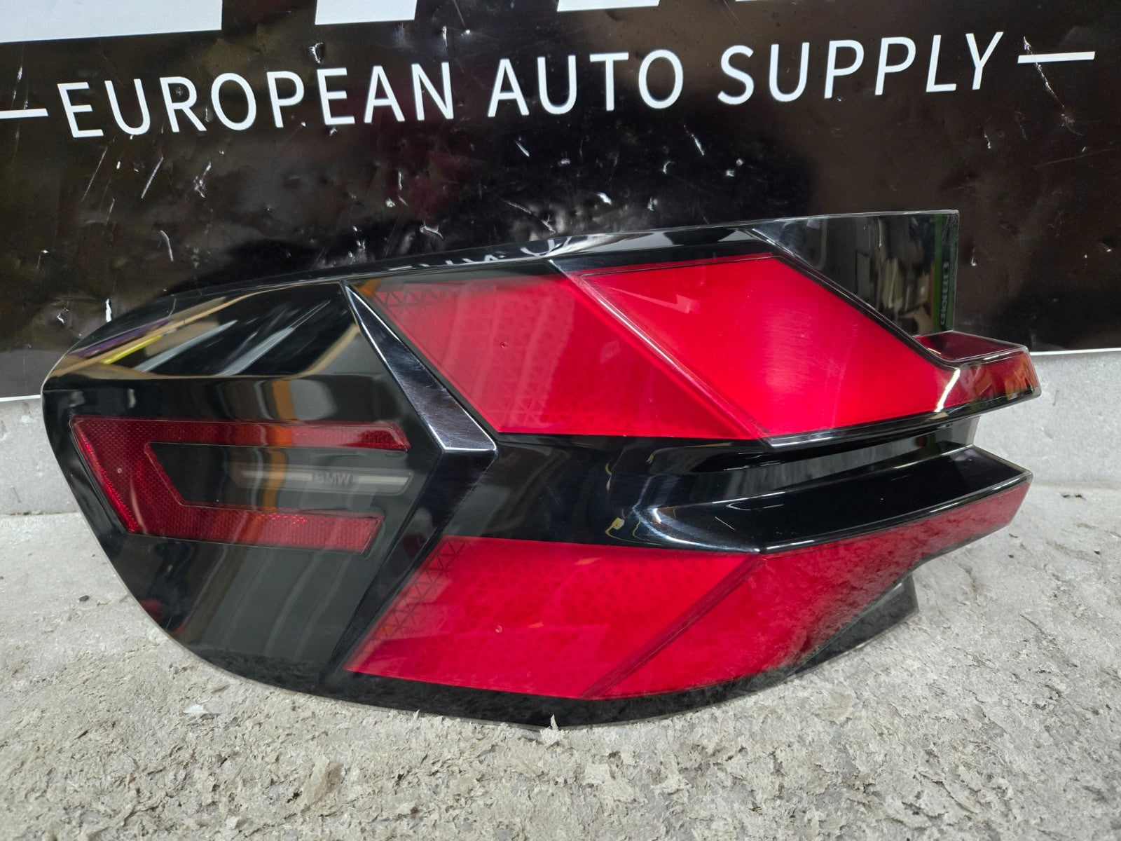 2024 - 2025 BMW X5 G05 REAR LEFT DRIVER SIDE OUTER TAILLIGHT TAIL LIGHT LAMP OEM