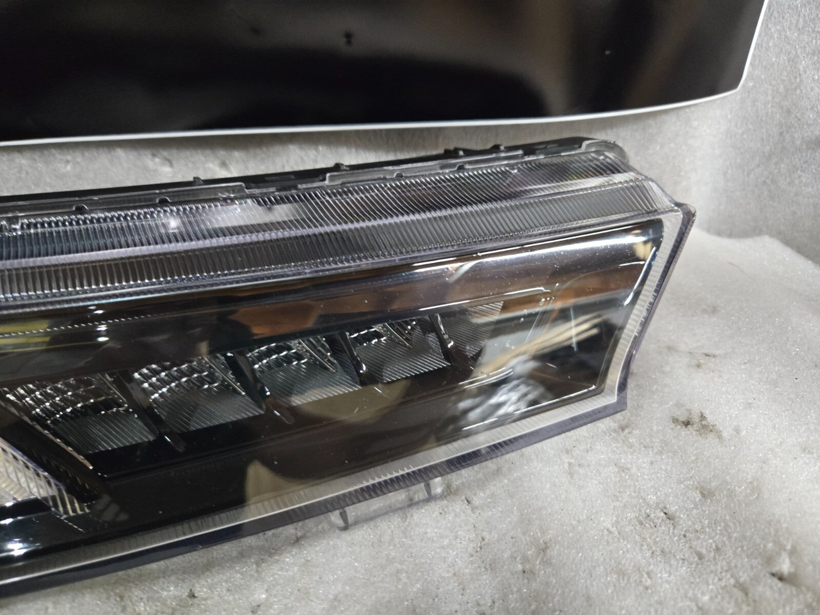2020-2022 HYUNDAI PALISADE RIGHT RH PASSENGER SIDE LED DAYTIME RUNNING LIGHT OEM