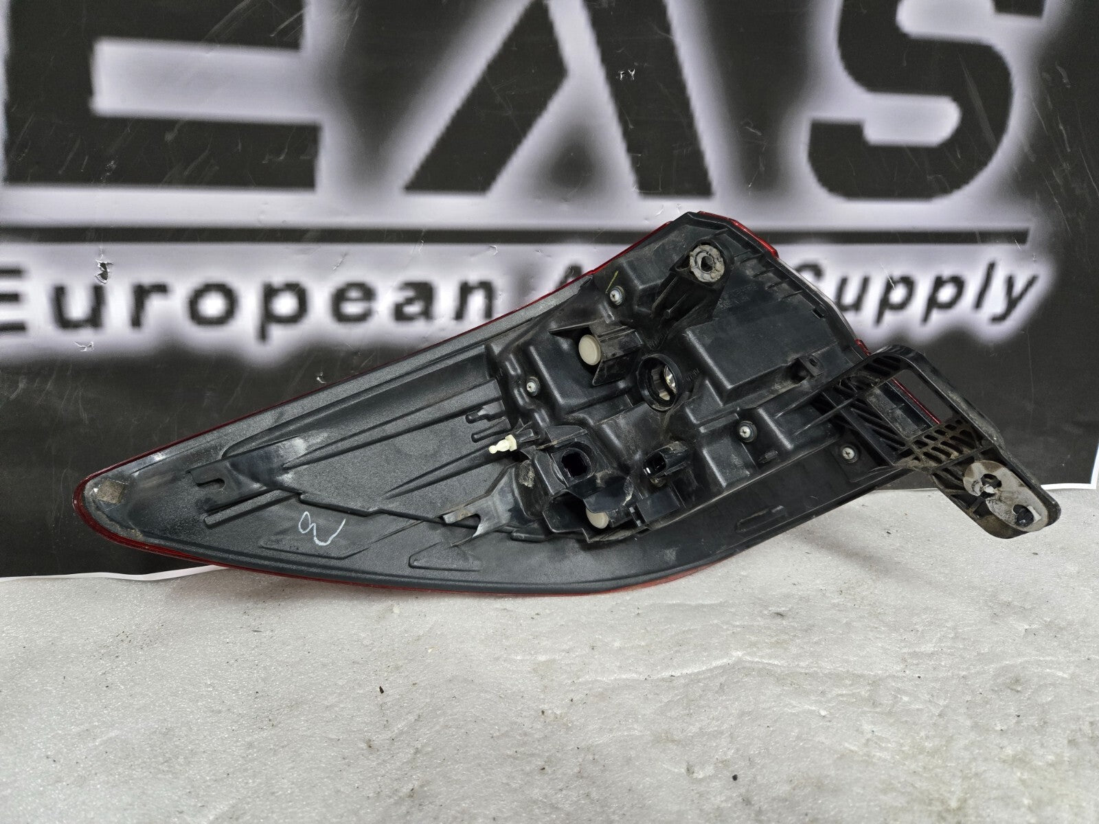 2015-2019 SUBARU OUTBACK HALOGEN HALOGEN REAR RIGHT RH TAIL LIGHT OEM
