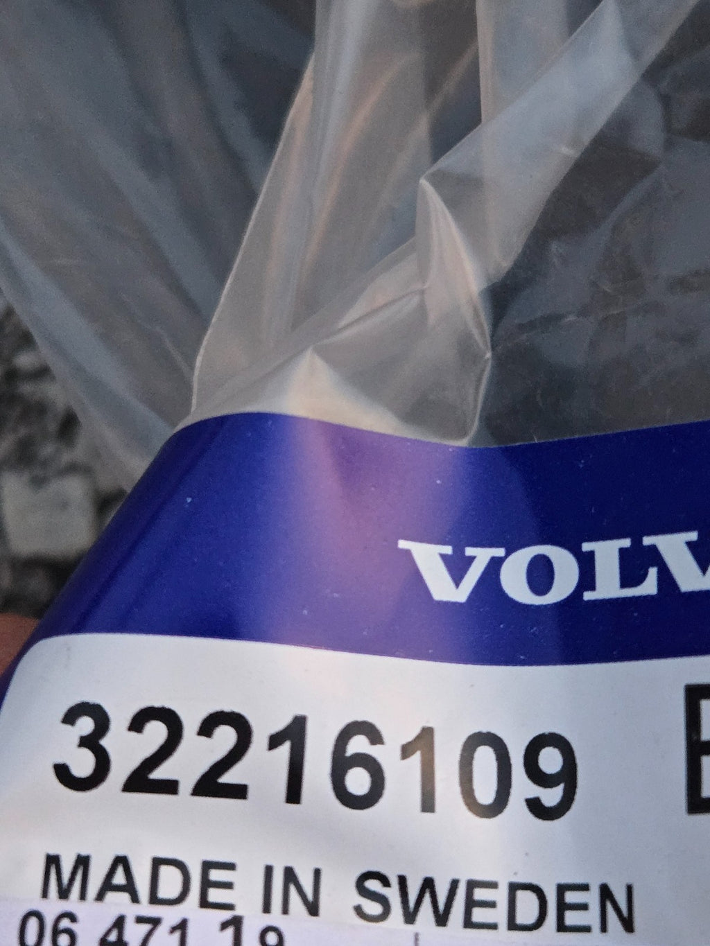 2018-2025 Volvo XC60 Fender Ledge Cover 32216109 NEW OEM