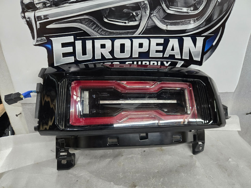 2024-2025 GMC Hummer EV SUV Left Driver LH LED Tail Light Tail Lamp OEM 85008693