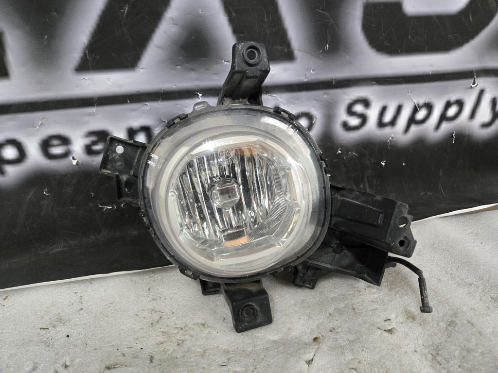 2017 2018 2019 Kia Soul Fog Light Lamp Right Passenger Side 92202-B2500 OEM