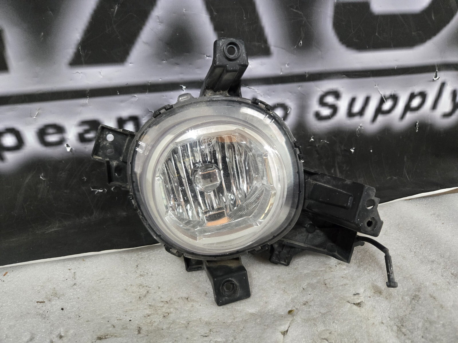 2017 2018 2019 Kia Soul Fog Light Lamp Right Passenger Side 92202-B2500 OEM